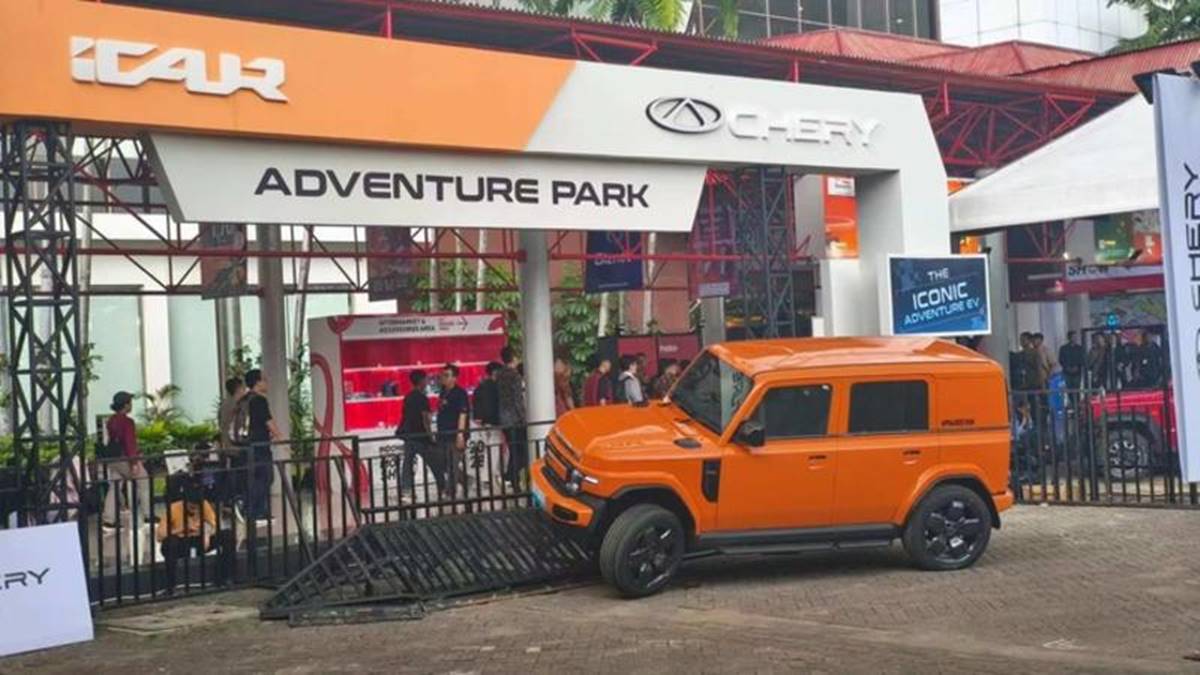 Mobil listrik iCar V23 dipamerkan dalam ajang Indonesia International Motor Show (IIMS) 2026 di Jakarta pada 5 Februari 2026.