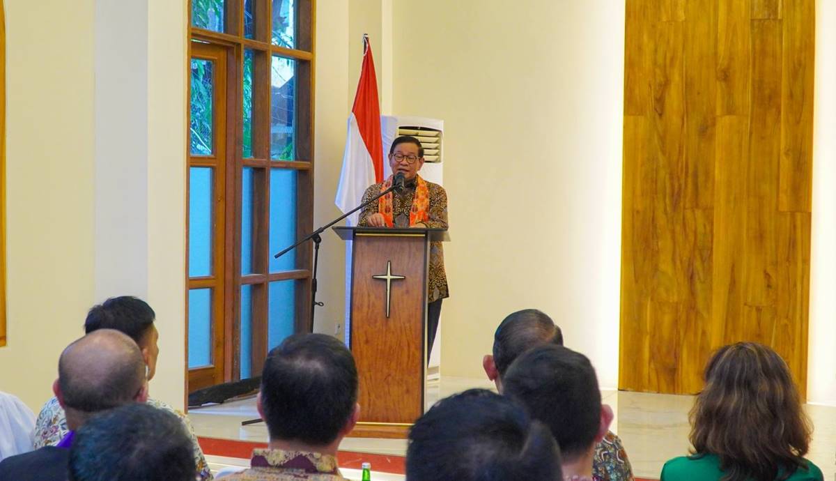 Pramono Anung memberikan sambutan saat peresmian Gedung Gereja KGPM Sidang Sejahtera di Jakarta Pusat, menekankan pentingnya toleransi dan kerukunan antarumat beragama.