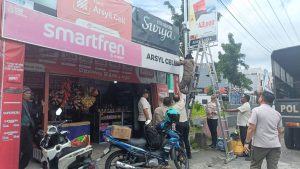 Tindak Lanjut Instruksi Presiden, Bapenda Kota Bitung dan Satpol PP Tertibkan Reklame Tak Berizin