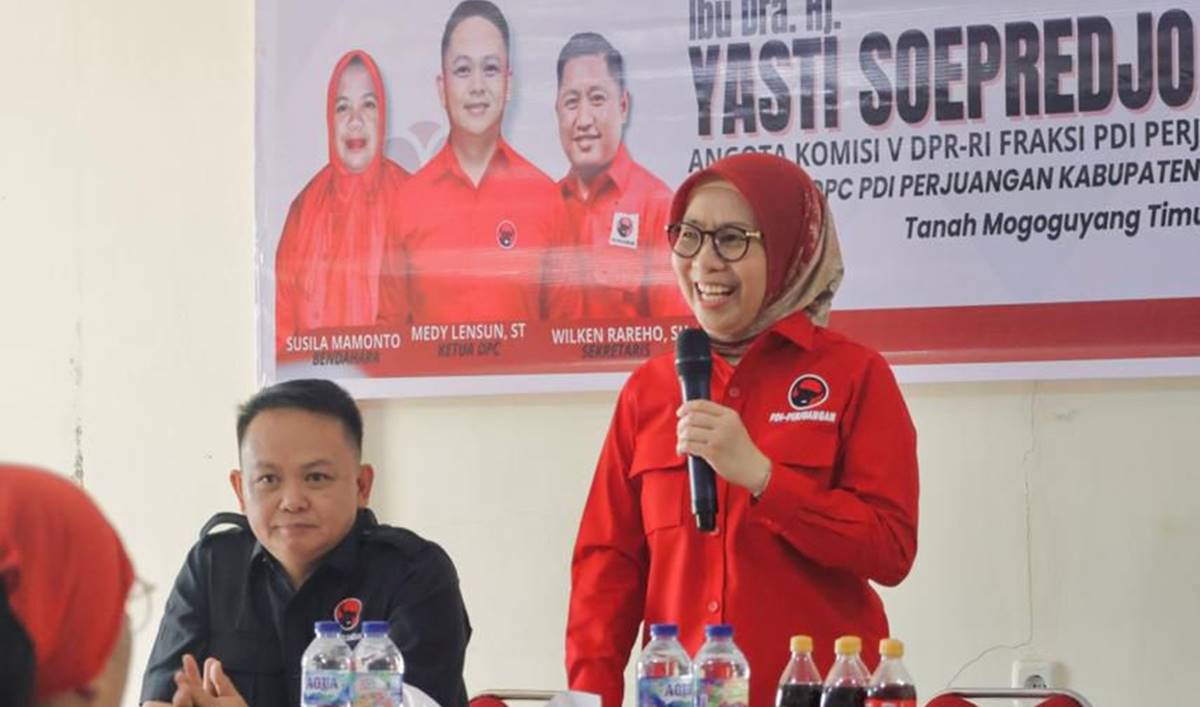Didampingi Ketua DPC Partai Demokrasi Indonesia Perjuangan Bolaang Mongondow Timur, Medy Lensun, Anggota DPR RI Yasti Soepredjo Mokoagow memperkuat konsolidasi dan meneguhkan komitmen perjuangan bersama rakyat. Momentum kebersamaan, soliditas, dan pengabdian untuk Boltim.