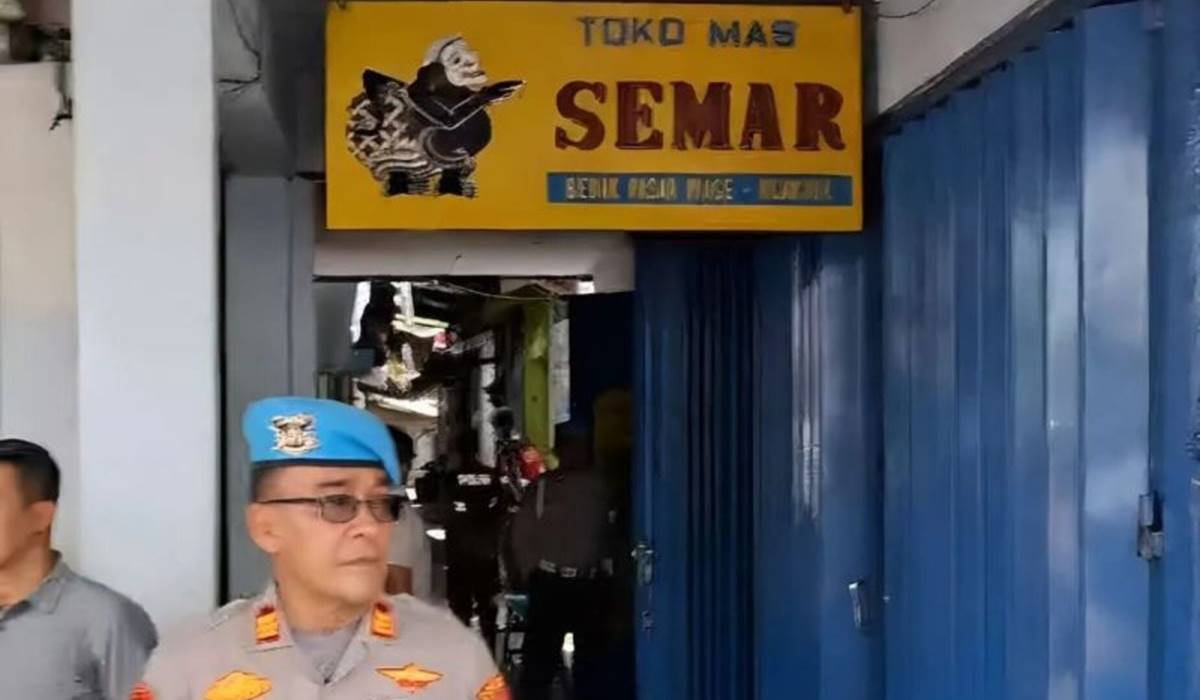 Bareskrim Polri Geledah Toko Emas di Nganjuk, Diduga Terkait Pencucian Uang Tambang Emas Ilegal Rp25,8 Triliun