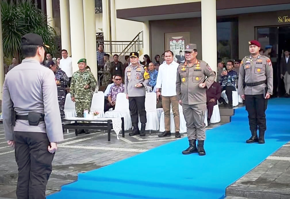 Gubernur Yulius Selvanus Pimpin Apel Operasi Ketupat Samrat 2026