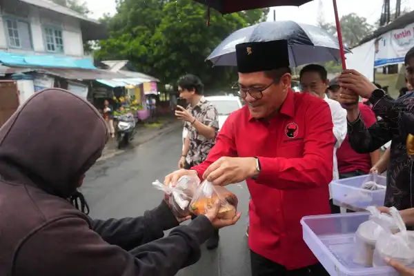 Joune Ganda dan PDIP Minahasa Utara Tebar Kebaikan di Airmadidi