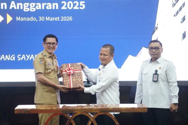 Dorong Transparansi Daerah, Joune Ganda Serahkan LKPD Unaudited ke BPK RI