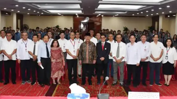 Unsrat Gelar Kuliah Umum Bersama Jimly Asshiddiqie, Dorong Mahasiswa Kritis Soal Etika, Hukum, dan Demokrasi