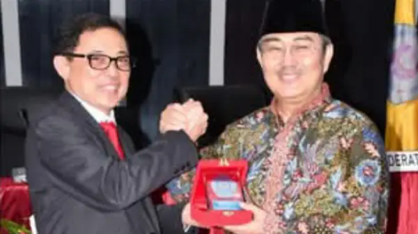 Unsrat Gelar Kuliah Umum Bersama Jimly Asshiddiqie, Dorong Mahasiswa Kritis Soal Etika, Hukum, dan Demokrasi