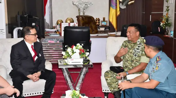 Duo Institusi Pendidikan Bersinergi: Rektor Unsrat dan Kepala SMA Taruna Nusantara Bahas SDM Unggul