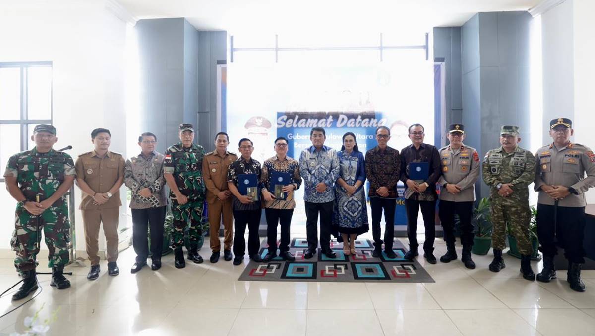 BI Hibahkan Mobil ke GMIBM, Gubernur Yulius Selvanus Jamin Dukungan Pemerintah untuk Pelayanan Gereja