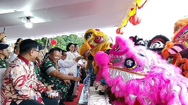 Hengky Honandar dan Randito Maringka Lepas Cap Go Meh Bitung 2026, Pesan Toleransi Menggema 4 Hengky Honandar dan Randito Maringka Lepas Cap Go Meh Bitung 2026, Pesan Toleransi Menggema