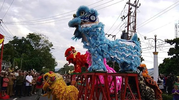 Hengky Honandar dan Randito Maringka Lepas Cap Go Meh Bitung 2026, Pesan Toleransi Menggema 5 Hengky Honandar dan Randito Maringka Lepas Cap Go Meh Bitung 2026, Pesan Toleransi Menggema