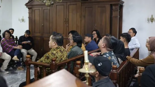 Diskusi di Sinagoge Tondano