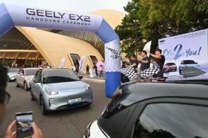 Geely Salurkan 1.000 Unit Mobil Listrik Rakitan Lokal kepada Konsumen Indonesia