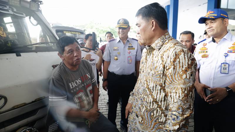 Jelang Puncak Mudik Lebaran, Yulius Selvanus Pastikan Semua Bus di Terminal Malalayang Wajib Lulus Ramp Check