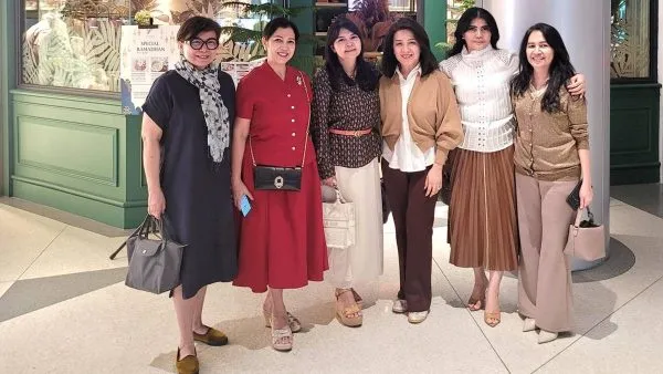 Angelica Tengker: Rasa Aman adalah Hak Semua Perempuan 8 Angelica Tengker, Ketua Umum DPP Kerukunan Keluarga Kawanua (KKK), bersama para Wakil Ketua Umum Perempuan dalam diskusi peringatan International Women's Day, Minggu 8 Maret 2026.