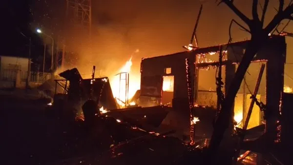 Jelang Sahur, Kebakaran Hanguskan Rumah Warga di Bitung, Korban Sebut Api dari Rumah Sebelah 9 Jelang Sahur, Kebakaran Hanguskan Rumah Warga di Bitung, Korban Sebut Api dari Rumah Sebelah