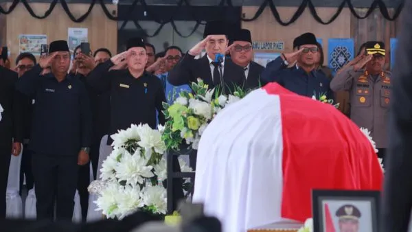 Pemkab Sangihe Gelar Upacara Penghormatan Terakhir untuk Almarhum HR Makagansa
