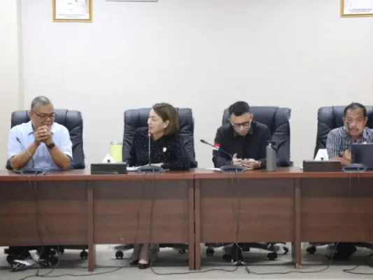 Rapat Dengar Pendapat Lintas Komisi, DPRD Sulut Terima Sejumlah Masukan Dari GEMASS Sulut 11 Rapat Dengar Pendapat Lintas Komisi, DPRD Sulut Terima Sejumlah Masukan Dari GEMASS Sulut