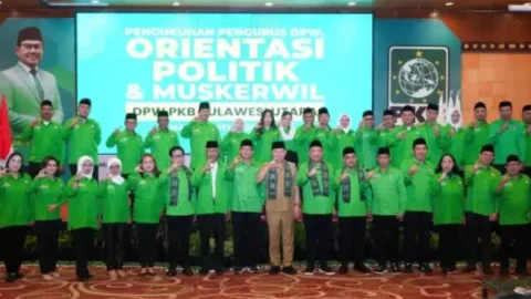 Muhaimin Iskandar Kukuhkan Yusra Alhabsyi Sebagai Ketua Tanfidz DPW PKB Sulut