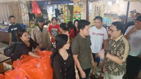 Anggota DPRD Sulut Pierre Makisanti Pilih Reses di Tengah Pasar, Terima Aspirasi Dari Berbagai Kalangan Masyarakat
