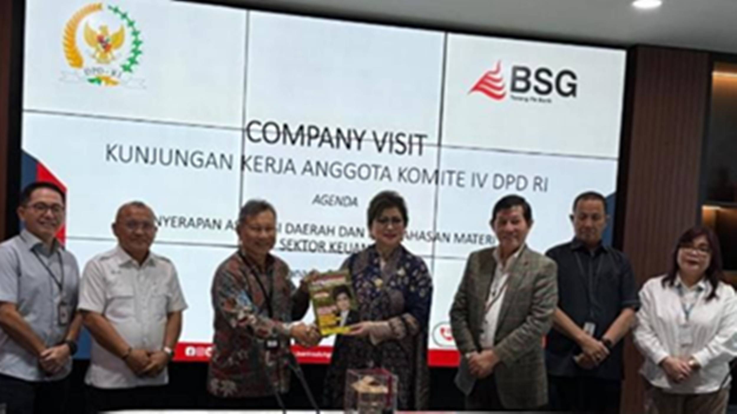 Senator Maya Rumantir ke Bank SulutGo, Bahas Ekonomi Kerakyatan