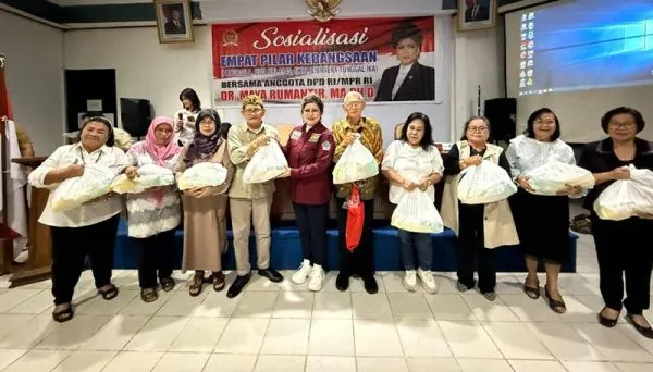 Maya Rumantir Berbagi Kasih dengan SILADA dalam Rangkaian Sosialisasi Empat Pilar Kebangsaan 9 Maya Rumantir Berbagi Kasih dengan SILADA dalam Rangkaian Sosialisasi Empat Pilar Kebangsaan