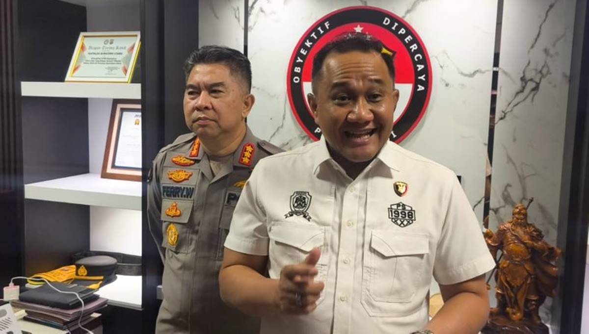 Eks pejabat BNI ditetapkan tersangka penggelapan dana Gereja Katolik Paroki Aek Nabara Rp 28 miliar. Kabur ke Australia dua hari setelah dilaporkan, red notice Interpol disiapkan.