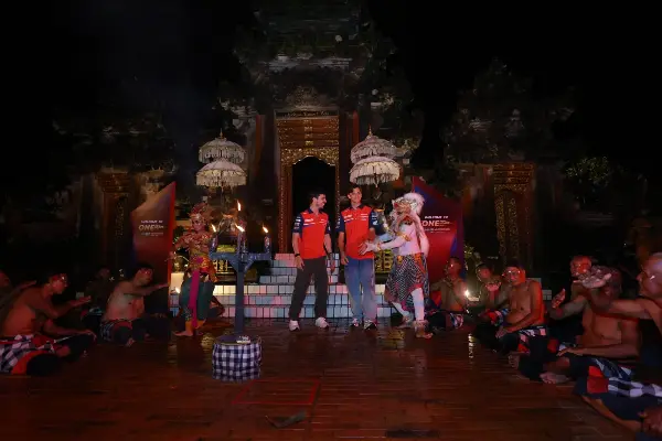 Kopdar Bareng Bikers, Pembalap Honda di MotoGP Disambut Tari Kecak