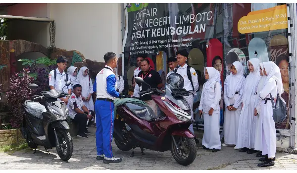 Bangun Budaya Tertib Berlalu Lintas, DAW Edukasi Safety Riding di Gorontalo