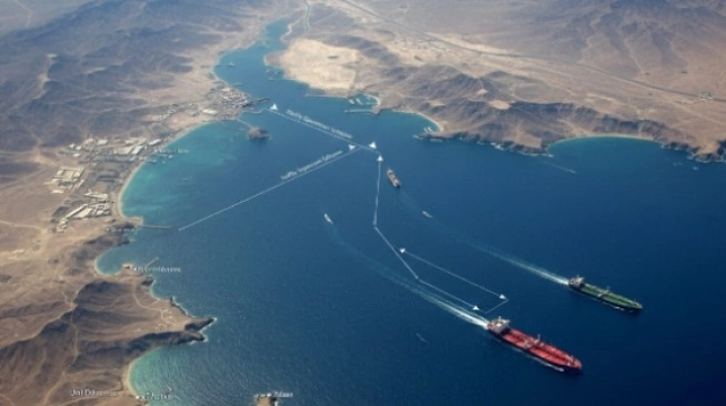 Iran Buka Selat Hormuz untuk Semua Kapal Kecuali AS dan Israel