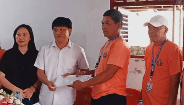 Jurnalis Minahasa Martsindy Rasuh Masuk Bursa Bakal Calon Hukum Tua Desa Rumengkor Satu