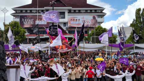 Puluhan Ribu Pemuda Hadiri Selebrasi Paskah dalam Rangka HUT ke-100 Tahun Pemuda GMIM di Lapangan Sparta Tikala Manado