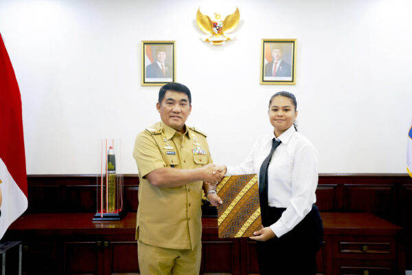 Gubernur Yulius Selvanus Lepas Generasi Muda Bertalenta Magang ke Jepang, Simak Pesan Pentingnya