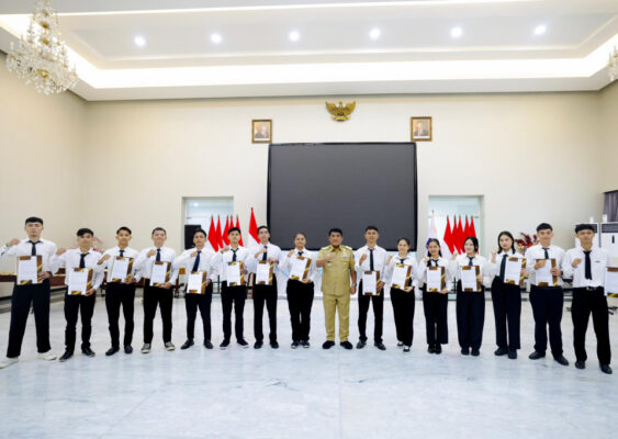 Gubernur Yulius Selvanus Lepas Generasi Muda Bertalenta Magang ke Jepang, Simak Pesan Pentingnya