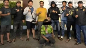 Astaga! Demi ‘Deposit’ Judol: Pria di Makassar Bacok Istri dan Leher Sepupu hingga Tewas!