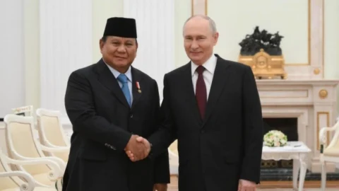 Presiden Prabowo Temui Vladimir Putin saat Menhan Teken Kesepakatan Menteri Perang AS