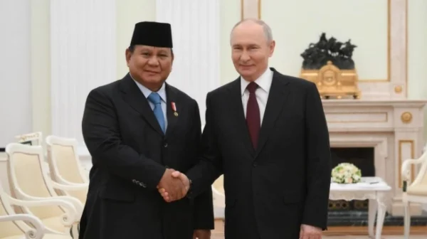 Presiden Prabowo Temui Vladimir Putin saat Menhan Teken Kesepakatan Menteri Perang AS