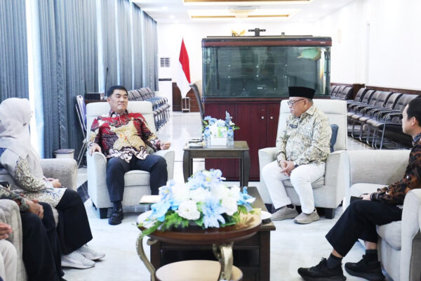 Gubernur Yulius Selvanus Genjot Subsidi Haji, Naik Signifikan ke Rp5 Juta