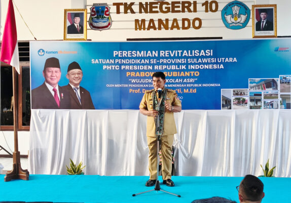 Dapat "Oleh-oleh" Presiden Prabowo, Gubernur Yulius Selvanus Optimistis Pendidikan di Sulut Makin Maju 8 Dapat "Oleh-oleh" Presiden Prabowo, Gubernur Yulius Selvanus Optimistis Pendidikan di Sulut Makin Maju