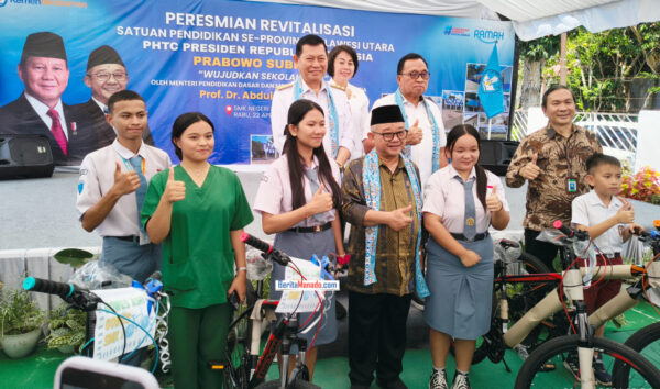Bersama Menteri Abdul Mu'ti, Wagub Victor Mailangkay Hadiri Peresmian Revitalisasi Satuan Pendidikan se-Sulut 1 Bersama Menteri Abdul Mu'ti, Wagub Victor Mailangkay Hadiri Peresmian Revitalisasi Satuan Pendidikan se-Sulut