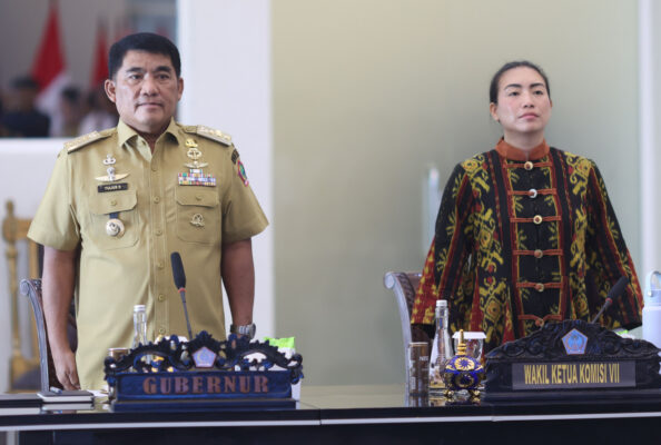 Gubernur Yulius Selvanus Beberkan Kunci Sukses Ekonomi Sulut di Hadapan DPR RI 9 Gubernur Yulius Selvanus Beberkan Kunci Sukses Ekonomi Sulut di Hadapan DPR RI