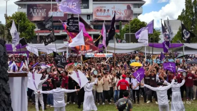 Senin (6/4/2026), ribuan pemuda GMIM memadati Kota Manado dalam rangka memperingati Hari Ulang Tahun (HUT) ke-100 Pemuda GMIM, yang dirangkaikan dengan ibadah syukur tingkat sinodal.