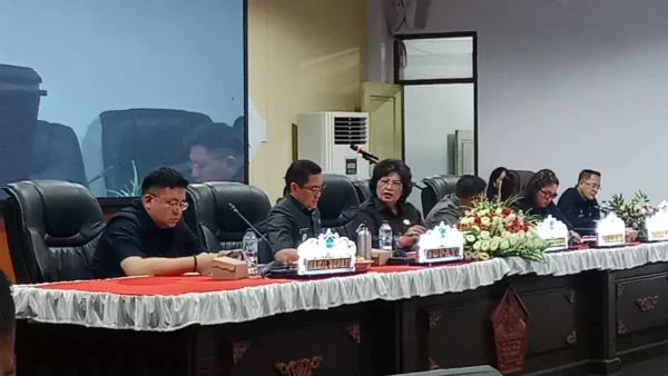 Di Paripurna DPRD, Joune Ganda Beberkan Strategi Hadapi Inflasi dan Dorong Ekonomi Daerah 9 Di Paripurna DPRD, Joune Ganda Beberkan Strategi Hadapi Inflasi dan Dorong Ekonomi Daerah