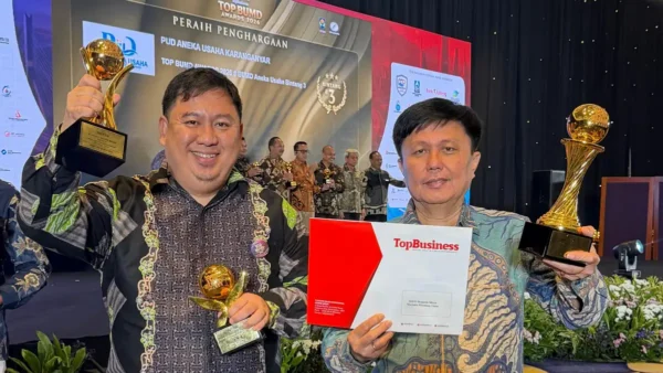Joune Ganda dan Direktur RSUD Walanda Maramis Borong Penghargaan TOP BUMD 2026