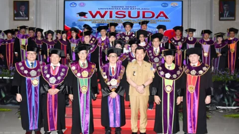 Wisudawan Unsrat Diajak Jadi Generasi yang Memberi Arah, Bukan Sekadar Ikut Arus
