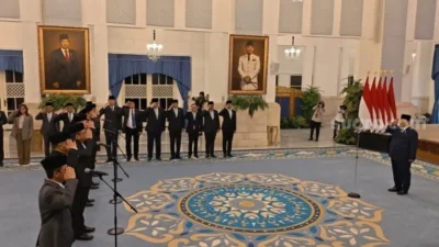 Segarkan Kabinet Merah Putih, Presiden Prabowo Lantik Enam Pejabat Baru di Istana