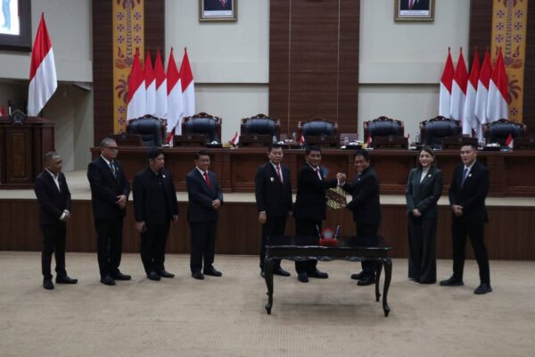 DPRD Sulut Paripurnakan Rekomendasi Pansus LKPJ Gubernur Sulut Tahun 2025 5 DPRD Sulut Paripurnakan Rekomendasi Pansus LKPJ Gubernur Sulut Tahun 2025