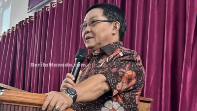 Denny Mangala Asisten Pemerintah Sulawesi Utara membantah isu chat intim dengan Kadis Pendidikan Sulut
