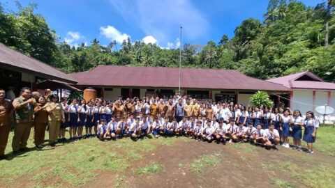 Sekolah dan Gereja di Kecamatan Tombulu Dapat Perhatian Wapres Gibran