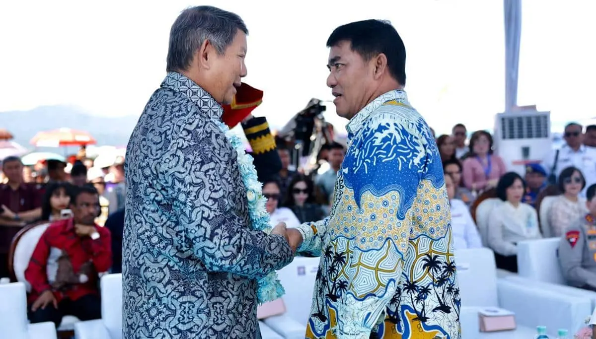 Yulius Selvanus: Paskah Usai Gempa, Sulut Bangkit Bersama 8 Gubernur Yulius Selvanus dan Hashim Djojohadikusumo di Paskah Nasional 2026 Manado Sulawesi Utara.