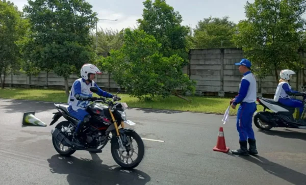 Banyak yang Belum Tahu! Ini Cara Aman Gunakan Engine Brake di Motor 9 Banyak yang Belum Tahu! Ini Cara Aman Gunakan Engine Brake di Motor